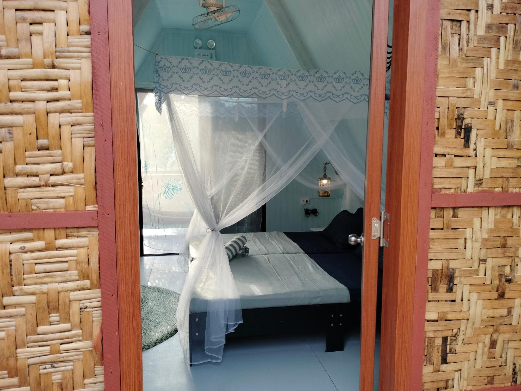 Riu Del Mar Hostel Dauis Exterior photo
